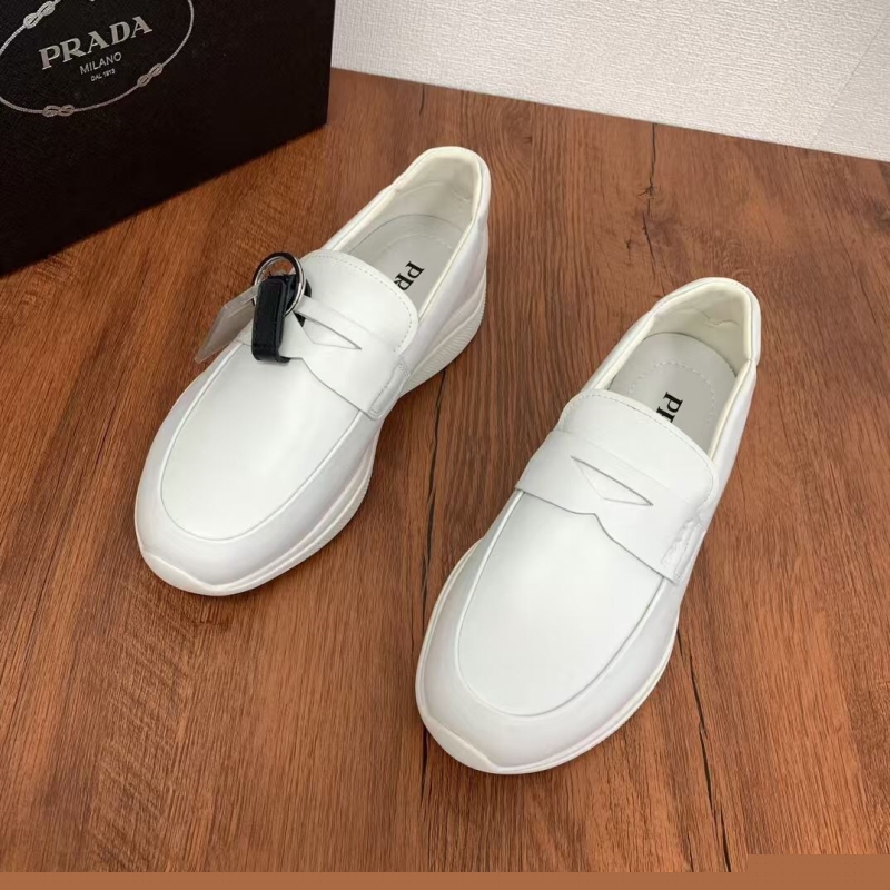 Pra*a casual shoes